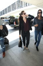 JENNIFER GARNER Arrives at LAX Airport in Los Angeles