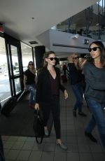 JENNIFER GARNER Arrives at LAX Airport in Los Angeles