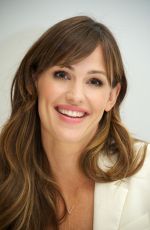 JENNIFER GARNER at Alexander and the Terrible... Day Press Conference in Beverly Hills