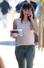 JENNIFER GARNER Leaves Coffee Bean in Los Angeles
