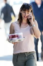 JENNIFER GARNER Leaves Coffee Bean in Los Angeles