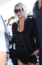 JESSICA SIMPSON Arrives at Los Angeles international Airport 2909