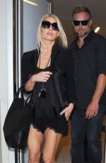 JESSICA SIMPSON Arrives at Los Angeles international Airport 2909