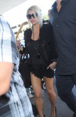 JESSICA SIMPSON Arrives at Los Angeles international Airport 2909