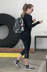 KHLOE KARDASHIAN Arrives at a Gym in Los Angeles 2409