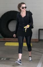 KHLOE KARDASHIAN Arrives at a Gym in Los Angeles 2409