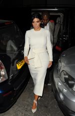 KIM KARDASHIAN Arrivies at Victoria Miro Art Gallery in East London