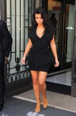 KIM KARDASHIAN Out and About in Paris 2809