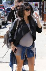 KOURTNEY and KHLOE KARDASHIAN Out for Lunch at Joan