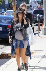 KOURTNEY and KHLOE KARDASHIAN Out for Lunch at Joan