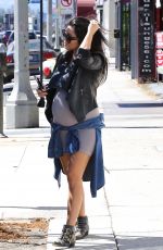 KOURTNEY and KHLOE KARDASHIAN Out for Lunch at Joan