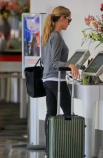 KRISTIN CAVALLARI at Los Angeles International Airport