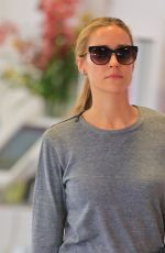 KRISTIN CAVALLARI at Los Angeles International Airport