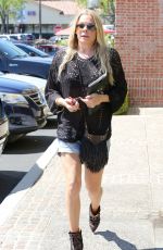 LEANN RIMES Arrives at Dentist Office in Calabasas
