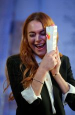 LINDSAY LOHAN - Speed the Plow Photocall in London