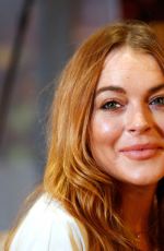 LINDSAY LOHAN - Speed the Plow Photocall in London