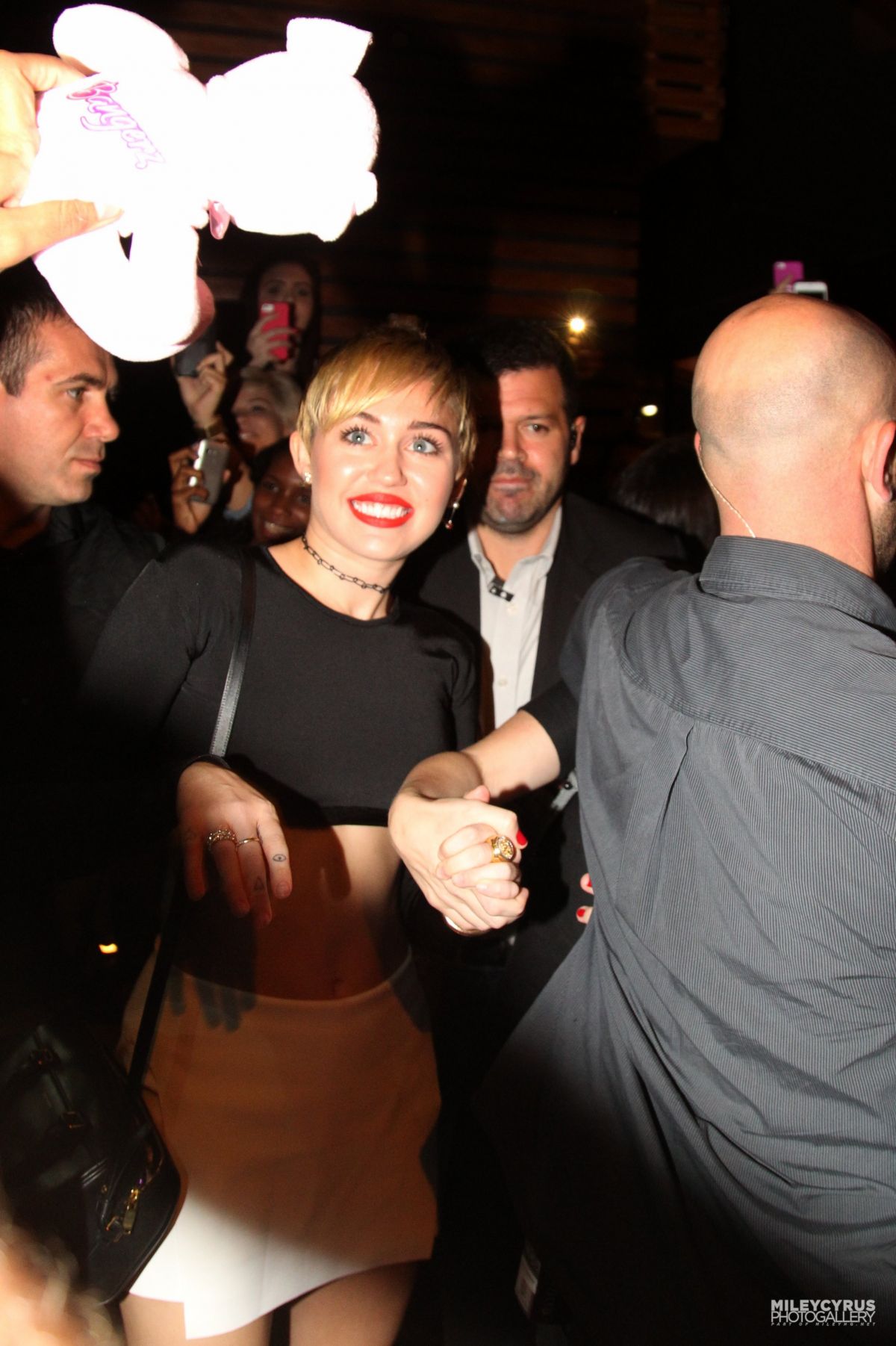 MILEY CYRUS Leaves a Sushi Restaurant in Rio De Janeiro MILEY CYRUS Leaves a Sushi Restaurant in Rio De Janeiro