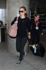 NATALIE PORTMAN Arrives at LAX Airport in Los Angeles 0909