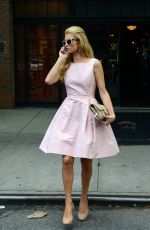 PARIS HILTON Leaves Her Hotel in New York 0809