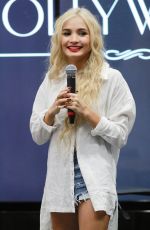 PIA MIA PEREZ Performs at Shoe Palace in Hollywood