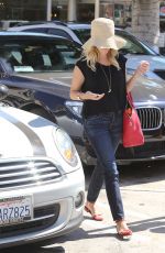REESE WITHERSPOON Out and About in Beverly Hills 0209