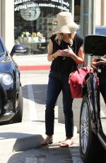 REESE WITHERSPOON Out and About in Beverly Hills 0209