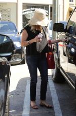 REESE WITHERSPOON Out and About in Beverly Hills 0209