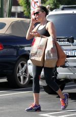 REESE WITHERSPOON Shopping at Whole Foods in Brentwood