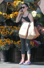 REESE WITHERSPOON Shopping at Whole Foods in Brentwood