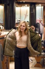 SAMMI HANRATTY Shopping at Aritzia Fifth Avenue in New York