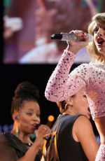 TAYLOR SWIFT at 2014 Iheart Music Festival in Las Vegas