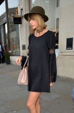 TAYLOR SWIFT Out and About in London