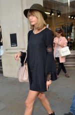 TAYLOR SWIFT Out and About in London