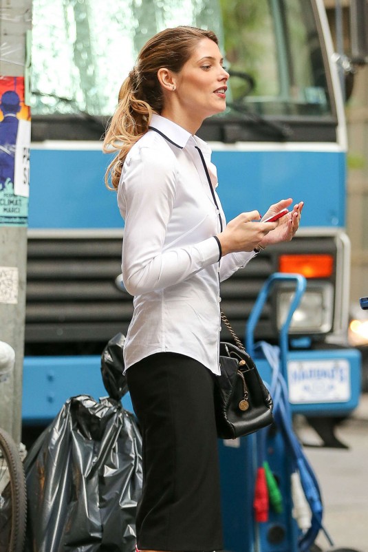 ASHLEY GREENE at Urge Set