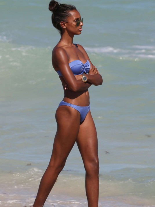 JASMINE TOOKES in Bikini