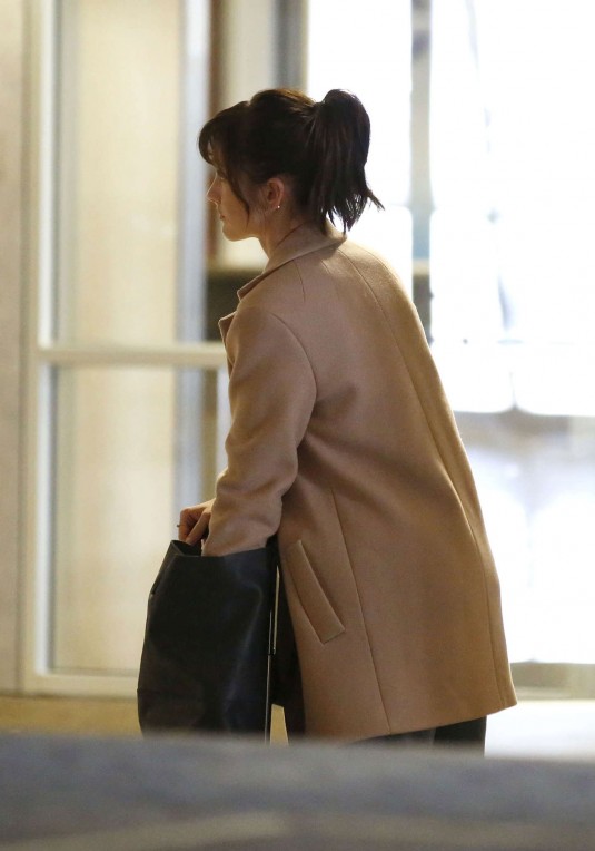 MINKA KELLY at LAX Airport