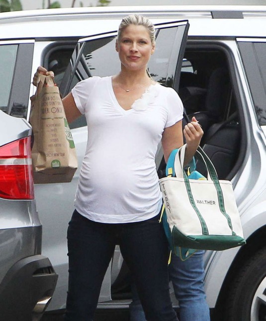 Pregnant ALI LARTER Leaves Whole Foods