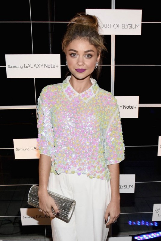 SARAH HYLAND at The Note Pad
