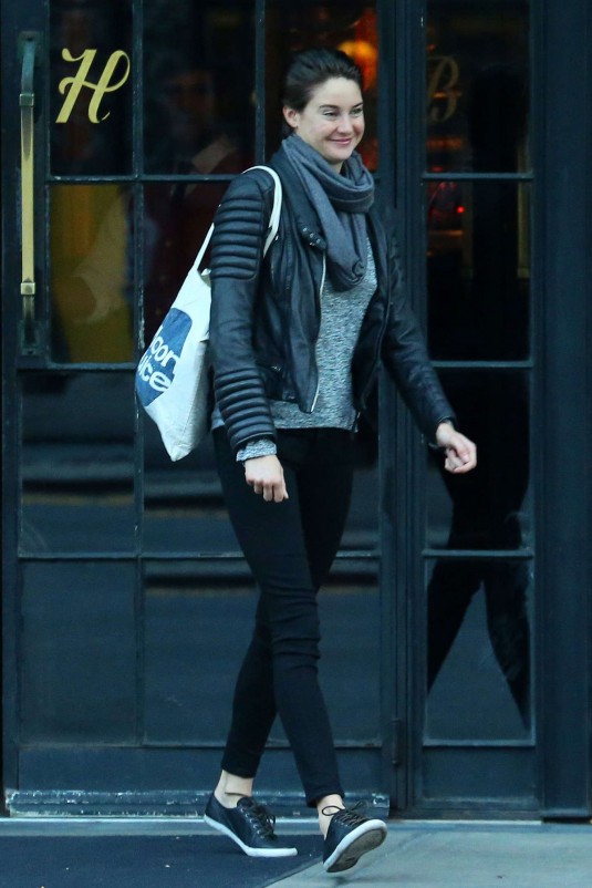 SHAILENE WOODLEY Leaves Her Hotel