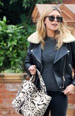 ABIGAIL ABBEY CLANCY Out and About in London 2110