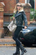 ABIGAIL ABBEY CLANCY Out and About in London 2110