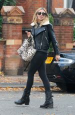 ABIGAIL ABBEY CLANCY Out and About in London 2110