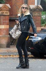 ABIGAIL ABBEY CLANCY Out and About in London 2110