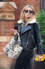 ABIGAIL ABBEY CLANCY Out and About in London 2110