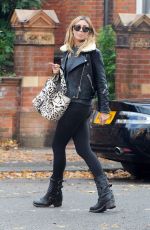 ABIGAIL ABBEY CLANCY Out and About in London 2110