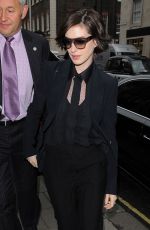 ANNE HARHAWAY Arrives at Her Hotel in London 2910