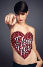 ANNE HATHAWAY in Harper