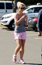 BRITNEY SPEARS Leaves a Starbucks in Thousand Oaks