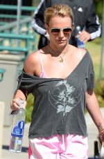 BRITNEY SPEARS Leaves Proderm Image Cosmetic Dermatology
