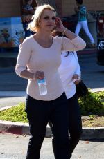 BRITNEY SPEARS Out and About in Thousand Oaks 2710